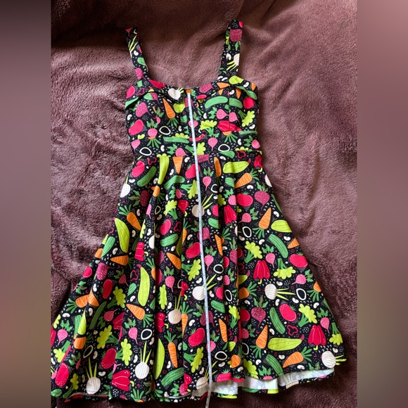 Eva Rose Vegetable Print Sundress • Size M - Picture 15 of 16